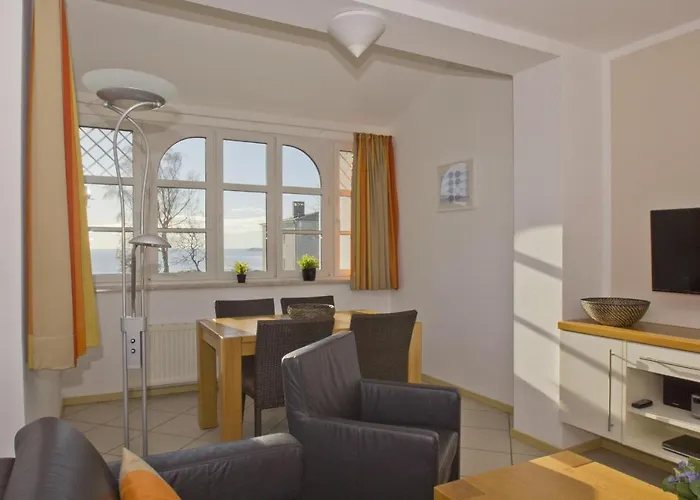 Haus Blick Zur See: Seaview With Access Apartment Goehren (Ruegen)