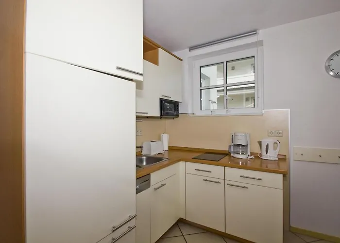 Haus Blick Zur See: Seaview With Access Apartment Goehren (Ruegen)
